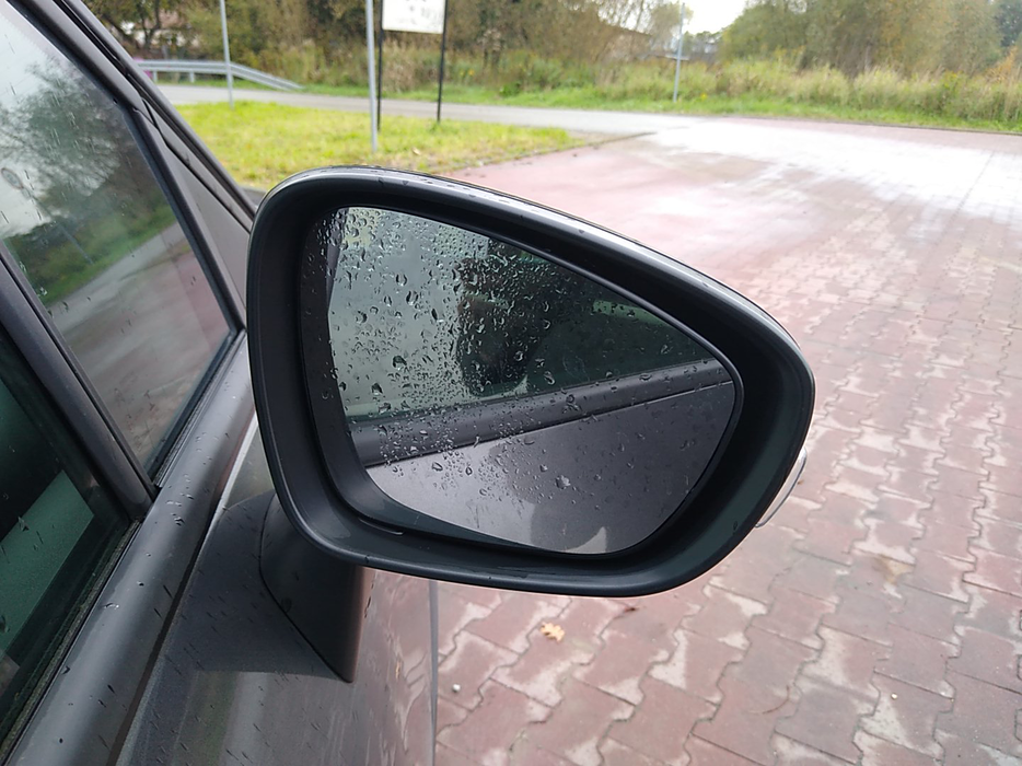 Zdjęcie zwierciadła lusterka prawego
