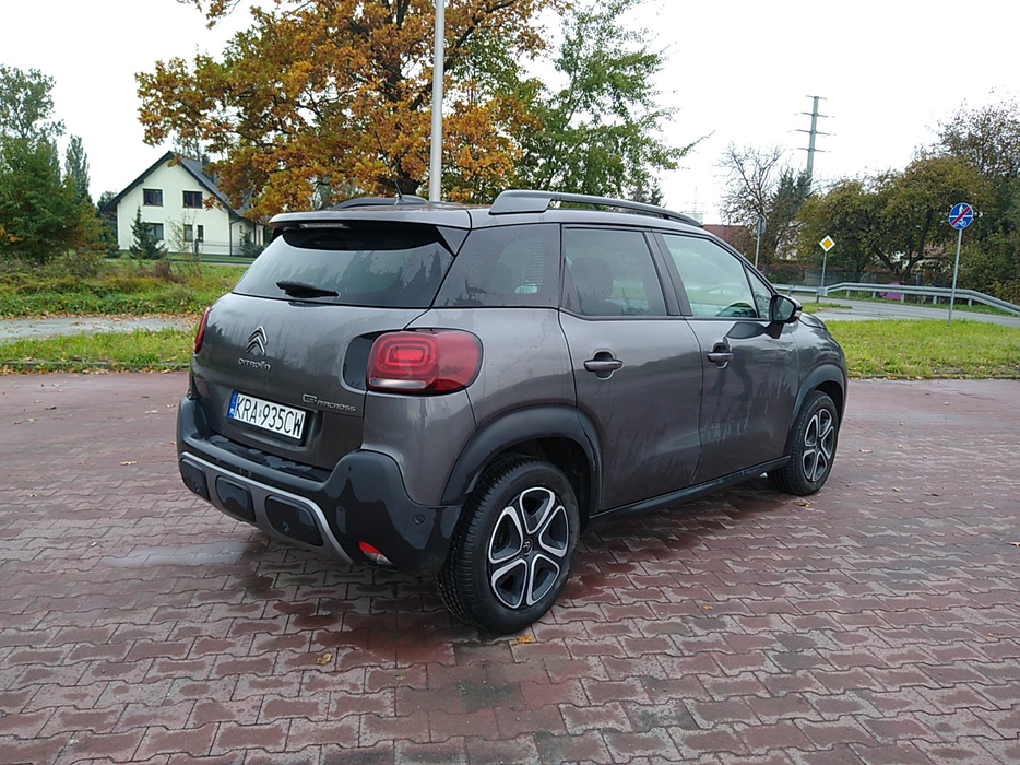 Zdjęcie po ukosie, prawy tył