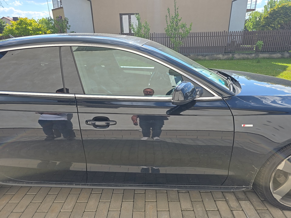Zdjęcie drzwi przednich prawych wraz z szybą