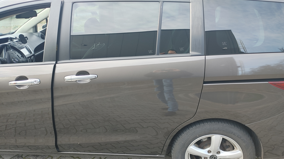 Zdjęcie drzwi tylne lewe wraz z szybą