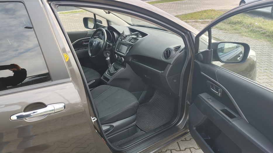 Zdjęcie wnętrza od pasażera, przód