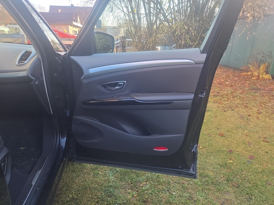 Zdjęcie tapicerki drzwi przednich prawych