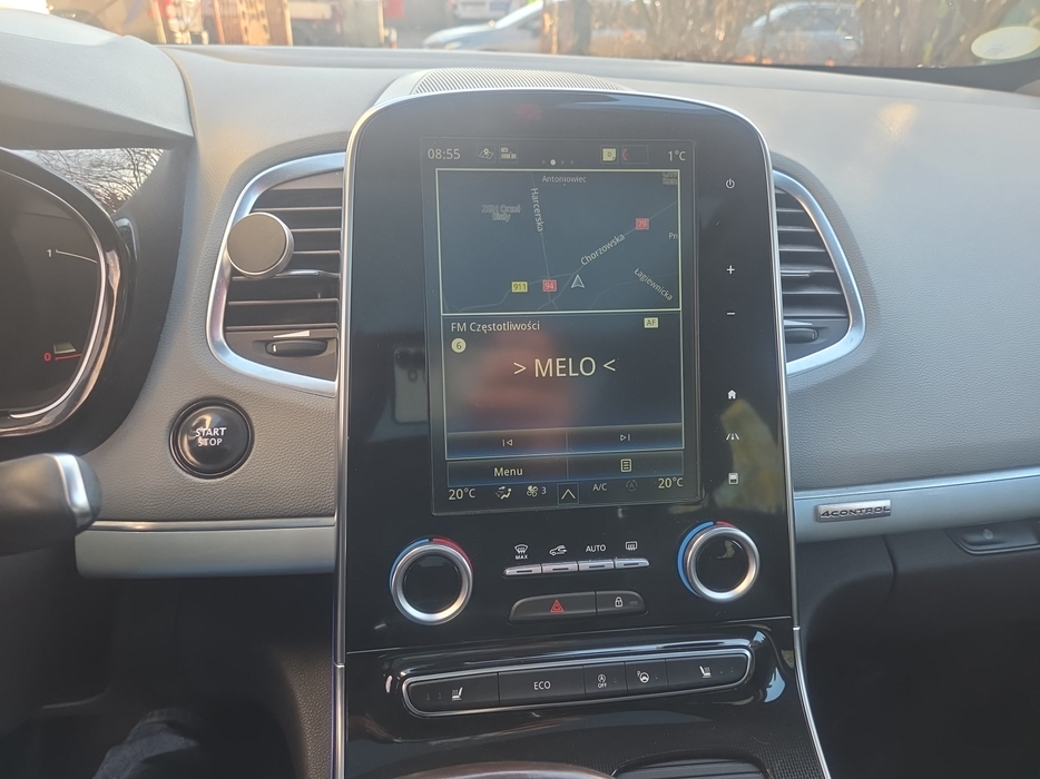 Zdjęcie jednostki multimedialnej