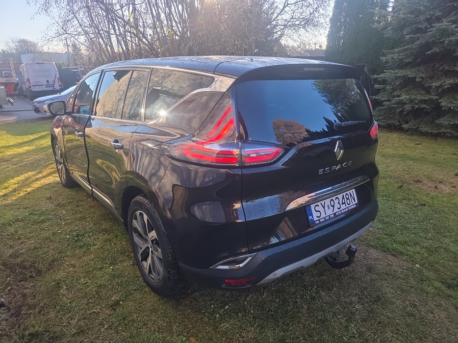 Zdjęcie po ukosie, lewy tył