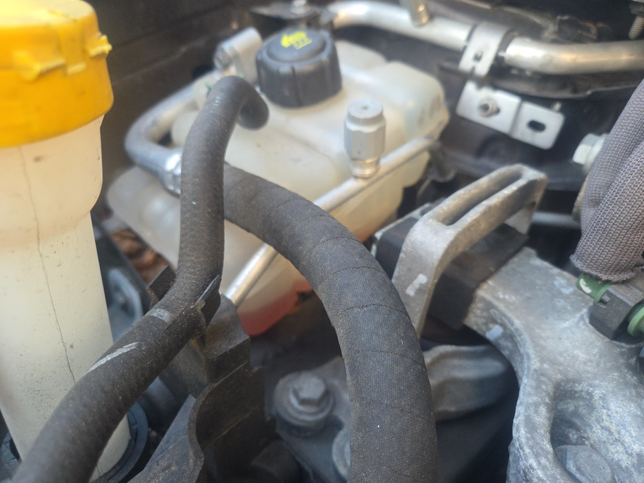 Zdjęcie zbiorniczka płynu chłodzącego