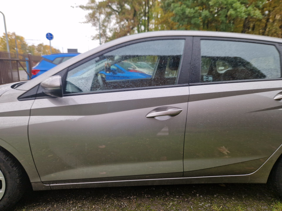 Zdjęcie drzwi przednich lewych wraz z szybą