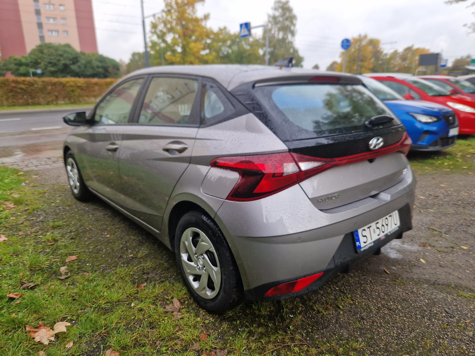 Zdjęcie po ukosie, lewy tył